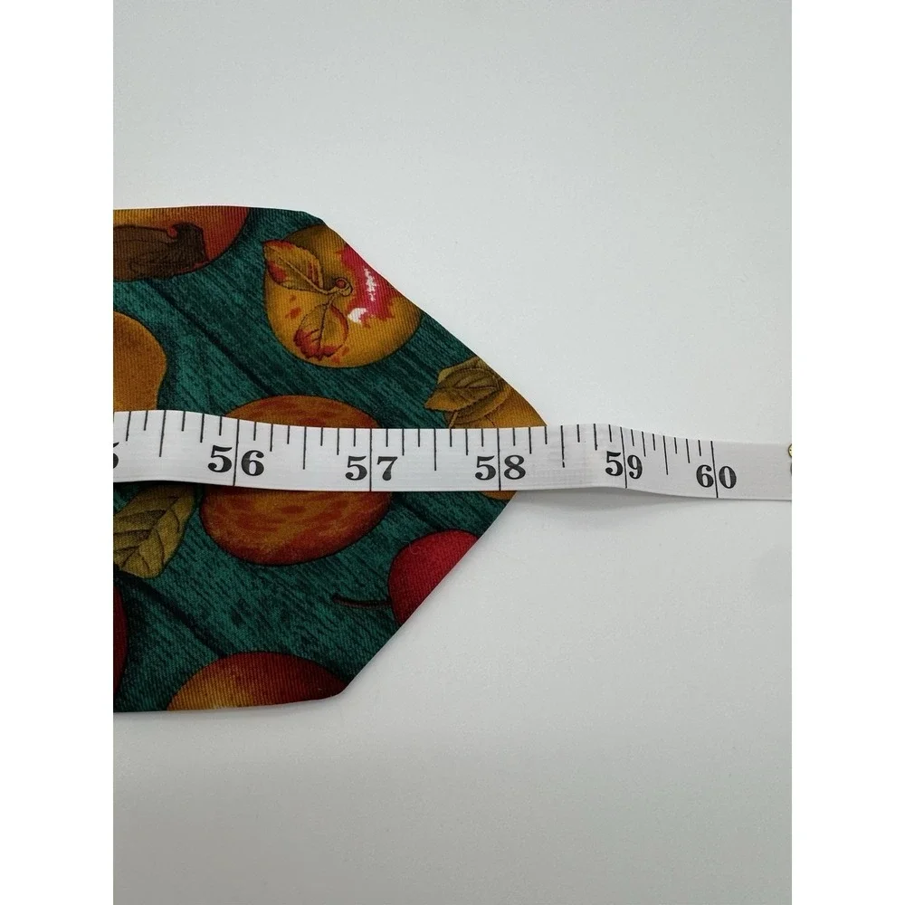 Structure tie green
